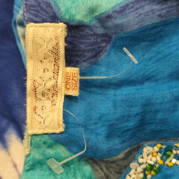 Ladies Top - Picture 3 of 8